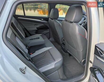 Белый Фольксваген ID.4, объемом двигателя 0 л и пробегом 14 тыс. км за 29500 $, фото 24 на Automoto.ua