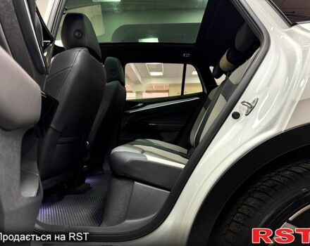 Білий Фольксваген ID.4, об'ємом двигуна 0.15 л та пробігом 21 тис. км за 25300 $, фото 7 на Automoto.ua