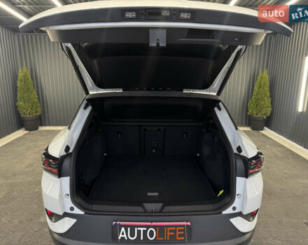 Белый Фольксваген ID.4, объемом двигателя 0 л и пробегом 67 тыс. км за 27499 $, фото 21 на Automoto.ua