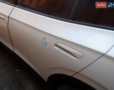 Білий Фольксваген ID.4, об'ємом двигуна 0 л та пробігом 63 тис. км за 17000 $, фото 13 на Automoto.ua