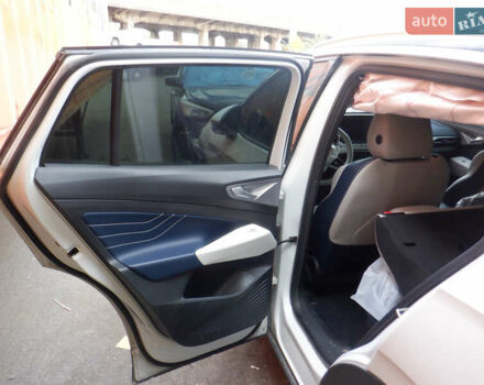 Білий Фольксваген ID.4, об'ємом двигуна 0 л та пробігом 63 тис. км за 17000 $, фото 21 на Automoto.ua