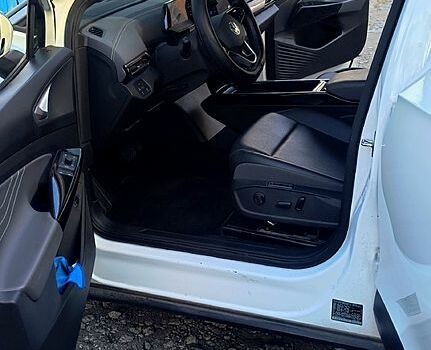 Белый Фольксваген ID.4, объемом двигателя 0 л и пробегом 32 тыс. км за 22000 $, фото 9 на Automoto.ua