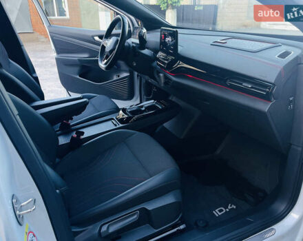 Білий Фольксваген ID.4, об'ємом двигуна 0 л та пробігом 76 тис. км за 25500 $, фото 17 на Automoto.ua
