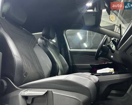 Білий Фольксваген ID.4, об'ємом двигуна 0 л та пробігом 13 тис. км за 28000 $, фото 6 на Automoto.ua