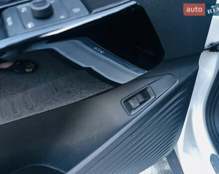 Білий Фольксваген ID.4, об'ємом двигуна 0 л та пробігом 76 тис. км за 25500 $, фото 24 на Automoto.ua