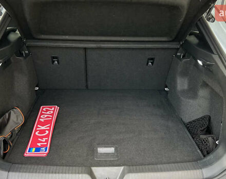 Белый Фольксваген ID.4, объемом двигателя 0 л и пробегом 47 тыс. км за 25500 $, фото 28 на Automoto.ua