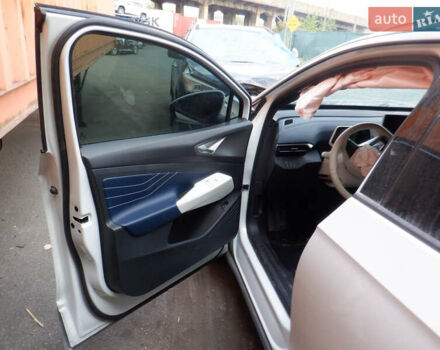 Білий Фольксваген ID.4, об'ємом двигуна 0 л та пробігом 63 тис. км за 17000 $, фото 24 на Automoto.ua