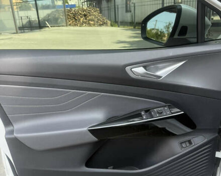 Белый Фольксваген ID.4, объемом двигателя 0 л и пробегом 55 тыс. км за 24300 $, фото 18 на Automoto.ua