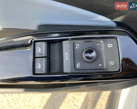 Фольксваген ID.4 2023 в Киеве на Automoto.ua Белый Фольксваген ID.4, объемом двигателя 0 л и пробегом 15 тыс. км за 24800 $, фото 21 на Automoto.ua