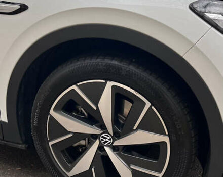 Белый Фольксваген ID.4, объемом двигателя 0 л и пробегом 22 тыс. км за 26000 $, фото 2 на Automoto.ua