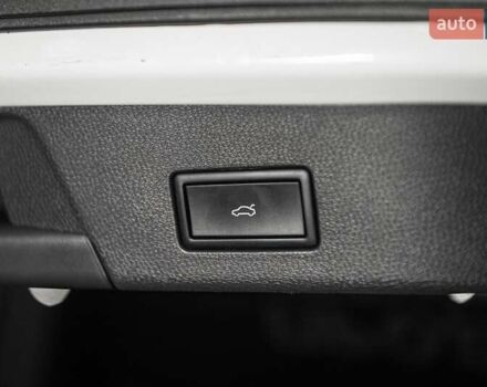 Білий Фольксваген ID.4, об'ємом двигуна 0 л та пробігом 61 тис. км за 27999 $, фото 43 на Automoto.ua