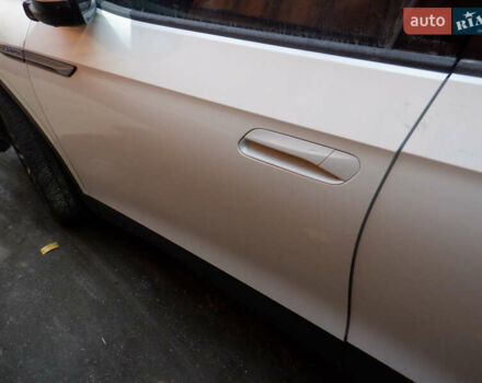 Білий Фольксваген ID.4, об'ємом двигуна 0 л та пробігом 63 тис. км за 17000 $, фото 20 на Automoto.ua