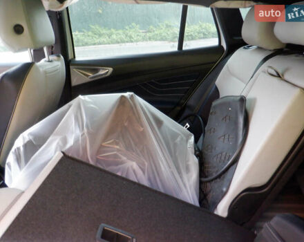 Білий Фольксваген ID.4, об'ємом двигуна 0 л та пробігом 63 тис. км за 17000 $, фото 28 на Automoto.ua