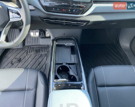 Фольксваген ID.4 2023 в Киеве на Automoto.ua Белый Фольксваген ID.4, объемом двигателя 0 л и пробегом 15 тыс. км за 24800 $, фото 14 на Automoto.ua