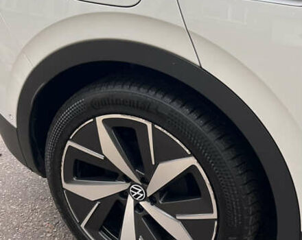 Белый Фольксваген ID.4, объемом двигателя 0 л и пробегом 22 тыс. км за 26000 $, фото 4 на Automoto.ua