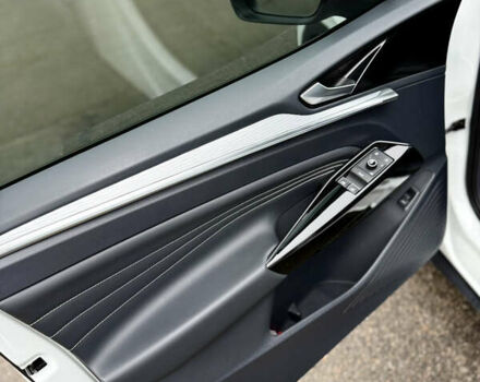 Белый Фольксваген ID.4, объемом двигателя 0 л и пробегом 45 тыс. км за 25900 $, фото 9 на Automoto.ua