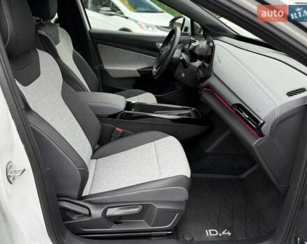 Белый Фольксваген ID.4, объемом двигателя 0 л и пробегом 8 тыс. км за 25900 $, фото 41 на Automoto.ua