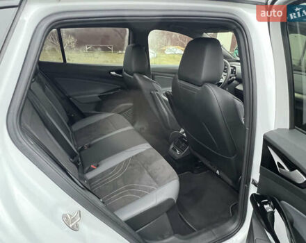 Белый Фольксваген ID.4, объемом двигателя 0 л и пробегом 23 тыс. км за 30900 $, фото 10 на Automoto.ua