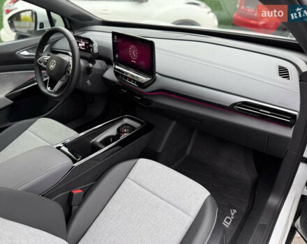 Белый Фольксваген ID.4, объемом двигателя 0 л и пробегом 8 тыс. км за 25900 $, фото 43 на Automoto.ua