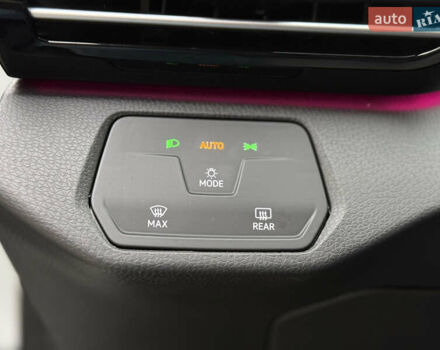 Белый Фольксваген ID.4, объемом двигателя 0 л и пробегом 8 тыс. км за 25900 $, фото 57 на Automoto.ua