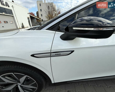 Белый Фольксваген ID.4, объемом двигателя 0 л и пробегом 17 тыс. км за 27900 $, фото 13 на Automoto.ua