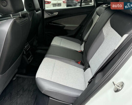 Белый Фольксваген ID.4, объемом двигателя 0 л и пробегом 8 тыс. км за 25900 $, фото 39 на Automoto.ua