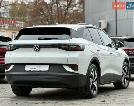Белый Фольксваген ID.4, объемом двигателя 0 л и пробегом 8 тыс. км за 25900 $, фото 27 на Automoto.ua
