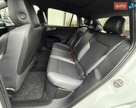 Белый Фольксваген ID.4, объемом двигателя 0 л и пробегом 14 тыс. км за 25900 $, фото 24 на Automoto.ua