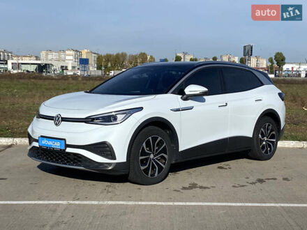Фольксваген ID.4 2023 в Киеве на Automoto.ua Белый Фольксваген ID.4, объемом двигателя 0 л и пробегом 15 тыс. км за 24800 $, фото 1 на Automoto.ua