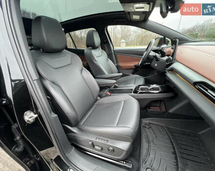 Чорний Фольксваген ID.4, об'ємом двигуна 0 л та пробігом 77 тис. км за 25999 $, фото 12 на Automoto.ua