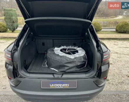 Чорний Фольксваген ID.4, об'ємом двигуна 0 л та пробігом 77 тис. км за 25999 $, фото 39 на Automoto.ua