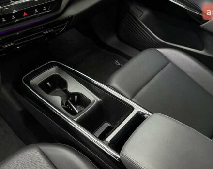 Черный Фольксваген ID.4, объемом двигателя 0 л и пробегом 233 тыс. км за 20200 $, фото 26 на Automoto.ua