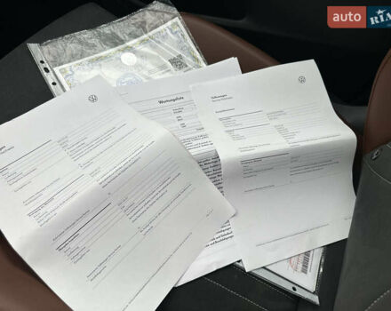 Желтый Фольксваген ID.4, объемом двигателя 0 л и пробегом 147 тыс. км за 24999 $, фото 126 на Automoto.ua