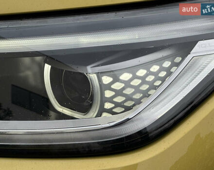 Желтый Фольксваген ID.4, объемом двигателя 0 л и пробегом 147 тыс. км за 24999 $, фото 116 на Automoto.ua