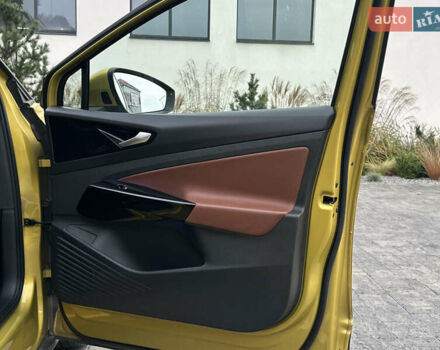 Желтый Фольксваген ID.4, объемом двигателя 0 л и пробегом 147 тыс. км за 24999 $, фото 90 на Automoto.ua