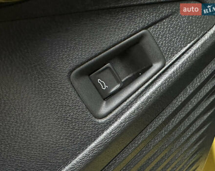 Желтый Фольксваген ID.4, объемом двигателя 0 л и пробегом 147 тыс. км за 24999 $, фото 32 на Automoto.ua