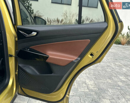 Желтый Фольксваген ID.4, объемом двигателя 0 л и пробегом 147 тыс. км за 24999 $, фото 91 на Automoto.ua