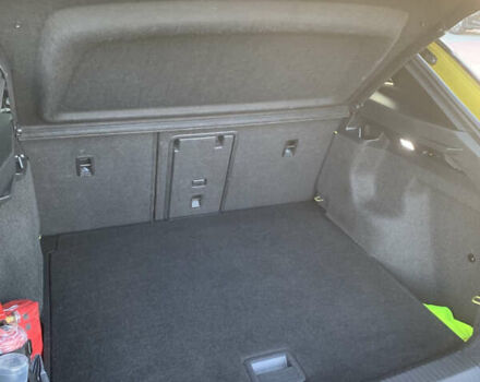 Желтый Фольксваген ID.4, объемом двигателя 0 л и пробегом 63 тыс. км за 32000 $, фото 4 на Automoto.ua