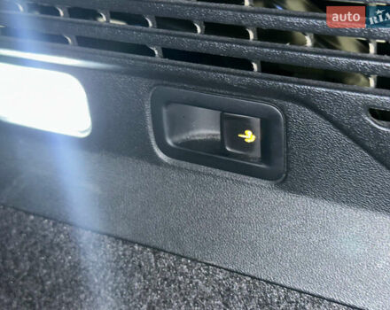 Желтый Фольксваген ID.4, объемом двигателя 0 л и пробегом 147 тыс. км за 24999 $, фото 124 на Automoto.ua