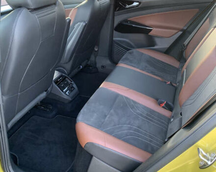 Желтый Фольксваген ID.4, объемом двигателя 0 л и пробегом 63 тыс. км за 32000 $, фото 3 на Automoto.ua