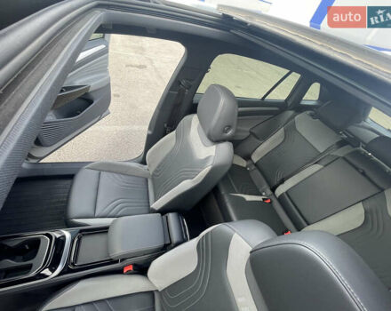 Сірий Фольксваген ID.4, об'ємом двигуна 0 л та пробігом 62 тис. км за 24999 $, фото 22 на Automoto.ua