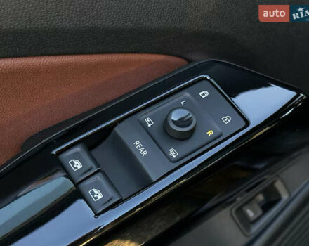 Сірий Фольксваген ID.4, об'ємом двигуна 0 л та пробігом 169 тис. км за 22999 $, фото 4 на Automoto.ua