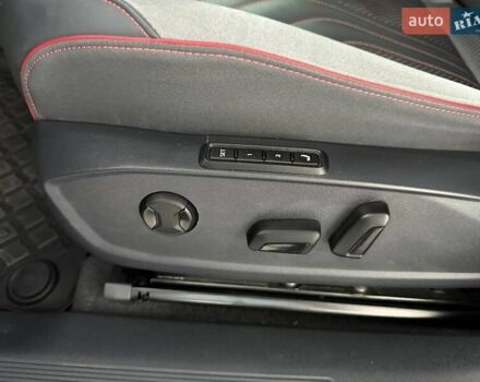 Сірий Фольксваген ID.4, об'ємом двигуна 0 л та пробігом 65 тис. км за 27500 $, фото 14 на Automoto.ua