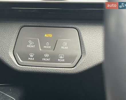 Серый Фольксваген ID.4, объемом двигателя 0 л и пробегом 128 тыс. км за 25995 $, фото 28 на Automoto.ua