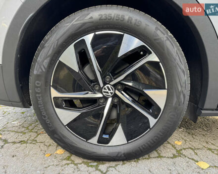 Серый Фольксваген ID.4, объемом двигателя 0 л и пробегом 136 тыс. км за 21000 $, фото 30 на Automoto.ua