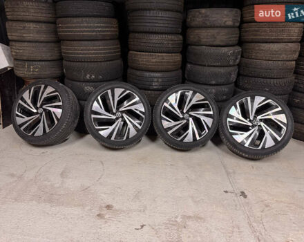 Серый Фольксваген ID.4, объемом двигателя 0 л и пробегом 128 тыс. км за 25995 $, фото 47 на Automoto.ua