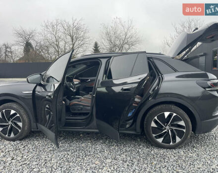 Серый Фольксваген ID.4, объемом двигателя 0 л и пробегом 128 тыс. км за 25995 $, фото 22 на Automoto.ua