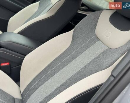 Сірий Фольксваген ID.4, об'ємом двигуна 0 л та пробігом 77 тис. км за 22350 $, фото 26 на Automoto.ua