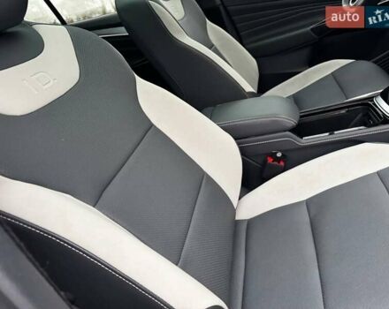 Сірий Фольксваген ID.4, об'ємом двигуна 0 л та пробігом 66 тис. км за 22800 $, фото 41 на Automoto.ua