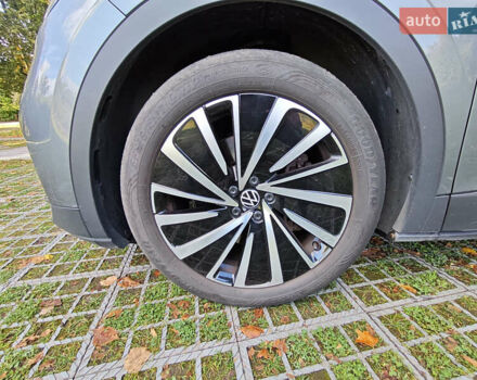 Серый Фольксваген ID.4, объемом двигателя 0 л и пробегом 64 тыс. км за 24000 $, фото 29 на Automoto.ua